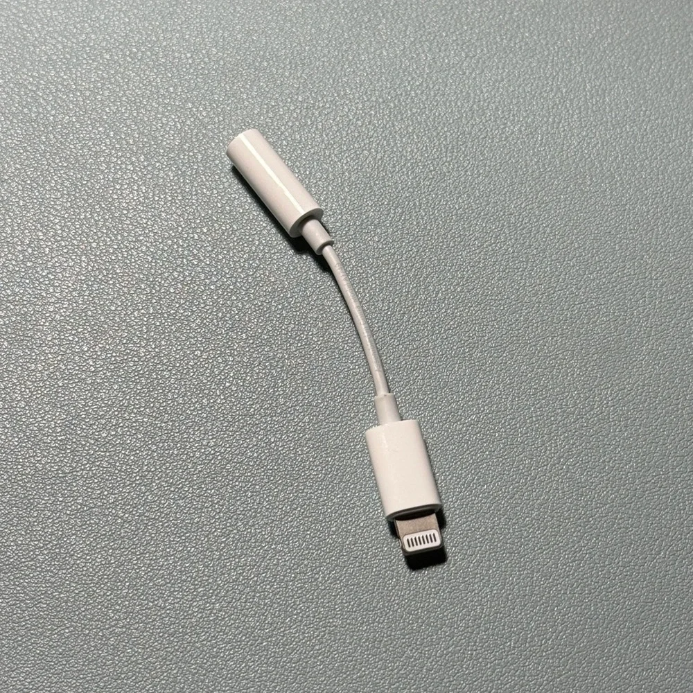 Apple Lightning-to-3.5mm Headphone Adapter